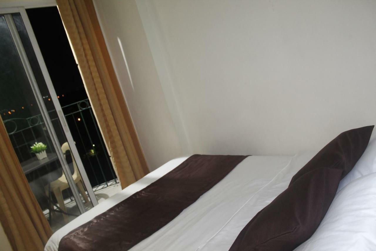 Chateau Elysee A3 Near Airport Wifi Kitchen Paranaque City Экстерьер фото