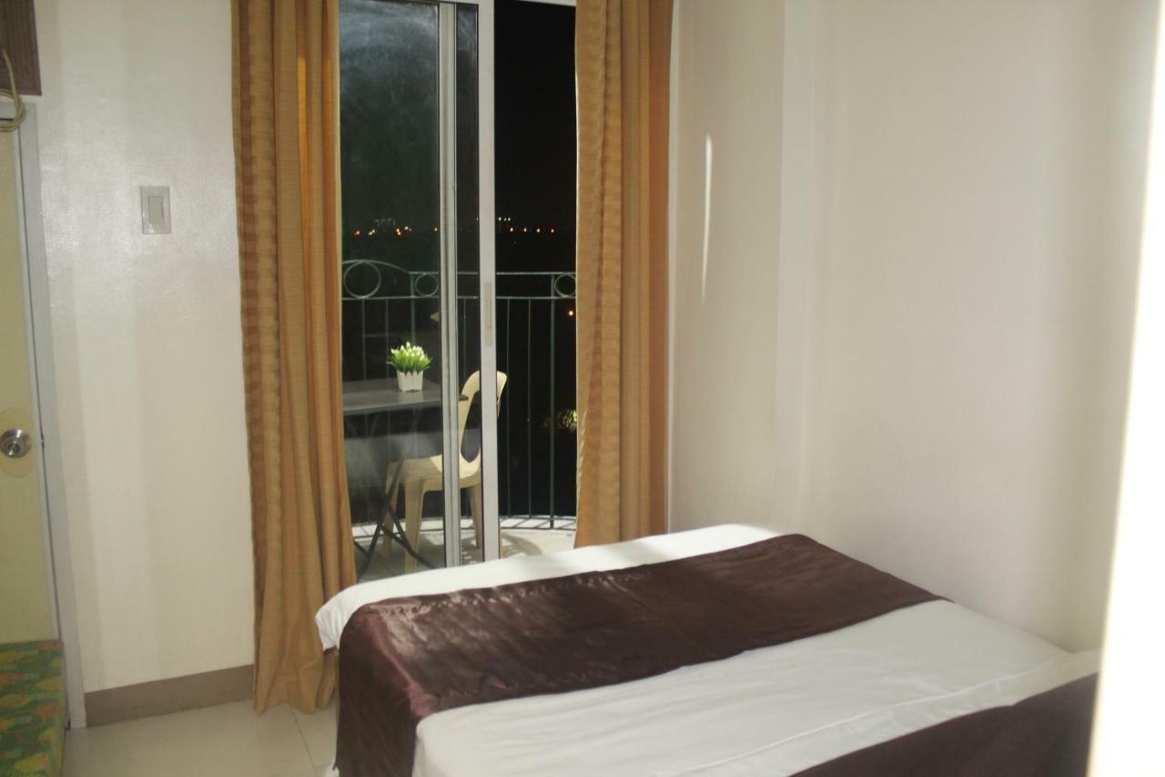 Chateau Elysee A3 Near Airport Wifi Kitchen Paranaque City Экстерьер фото